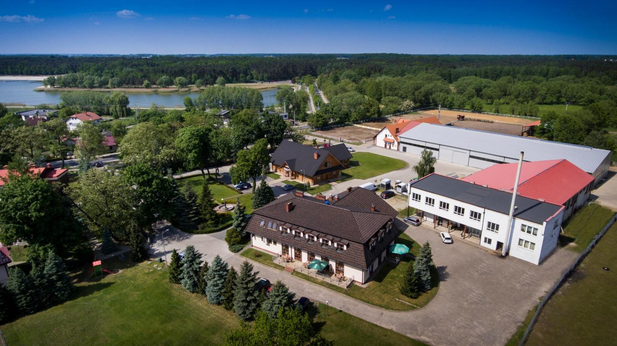Hotel I Restauracja Borowianka Острув-Велькопольський Екстер'єр фото