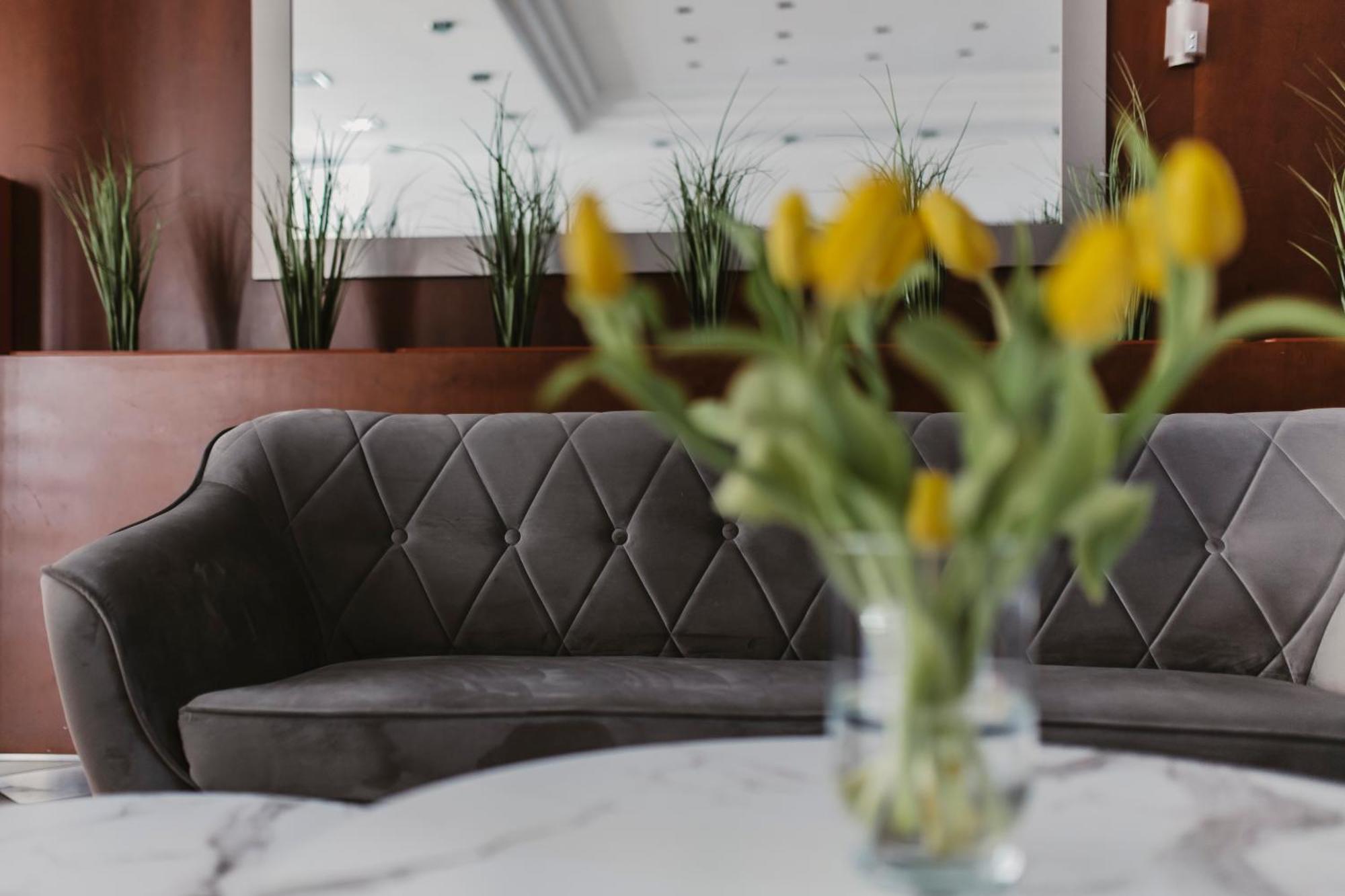 Hotel I Restauracja Borowianka Острув-Велькопольський Екстер'єр фото